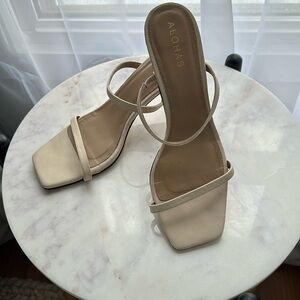 ALOHAS Cannes Beige Leather Sandal Size 8.5 / Size 39